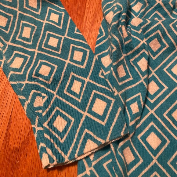 Blue and white button up sweeter - Picture 4 of 5